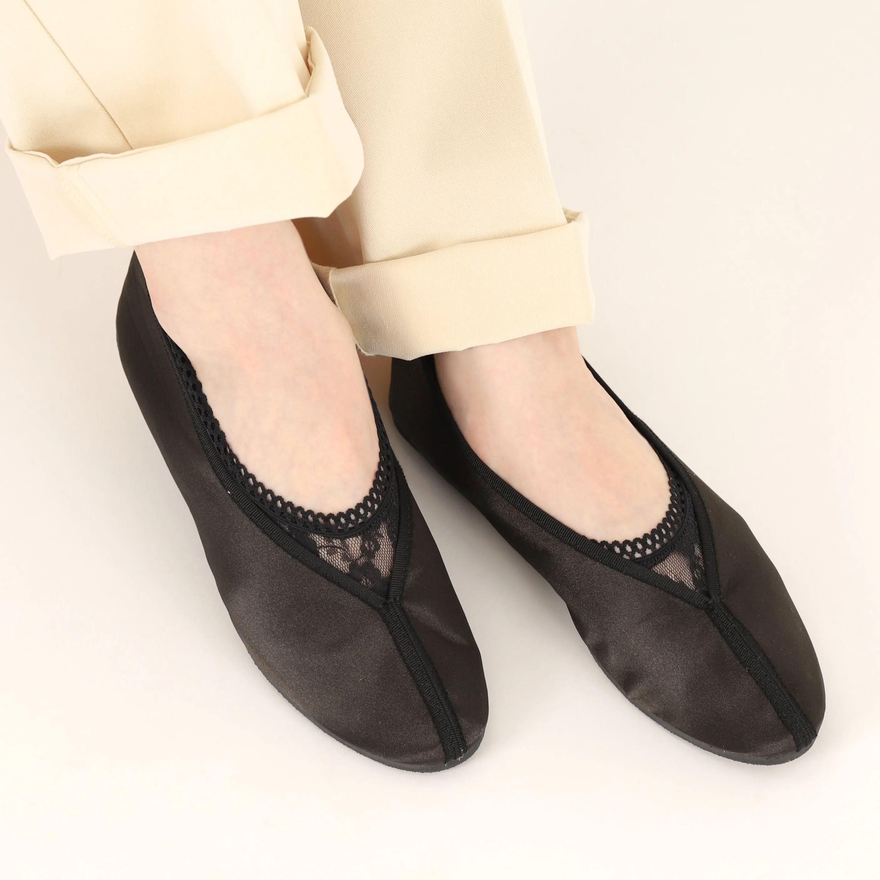 011110000 Stretchy Flower Lace Sockettes S