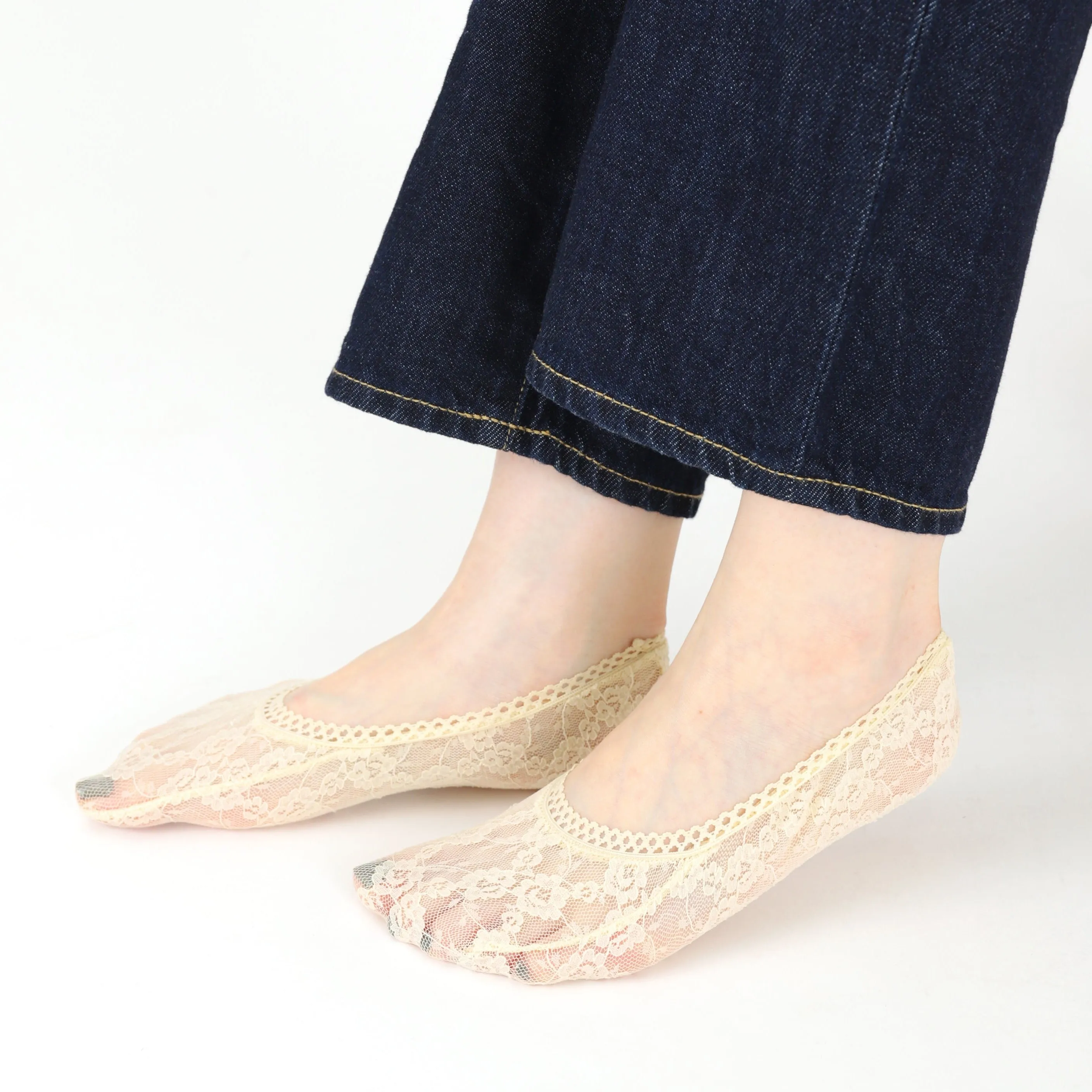 011110000 Stretchy Flower Lace Sockettes S