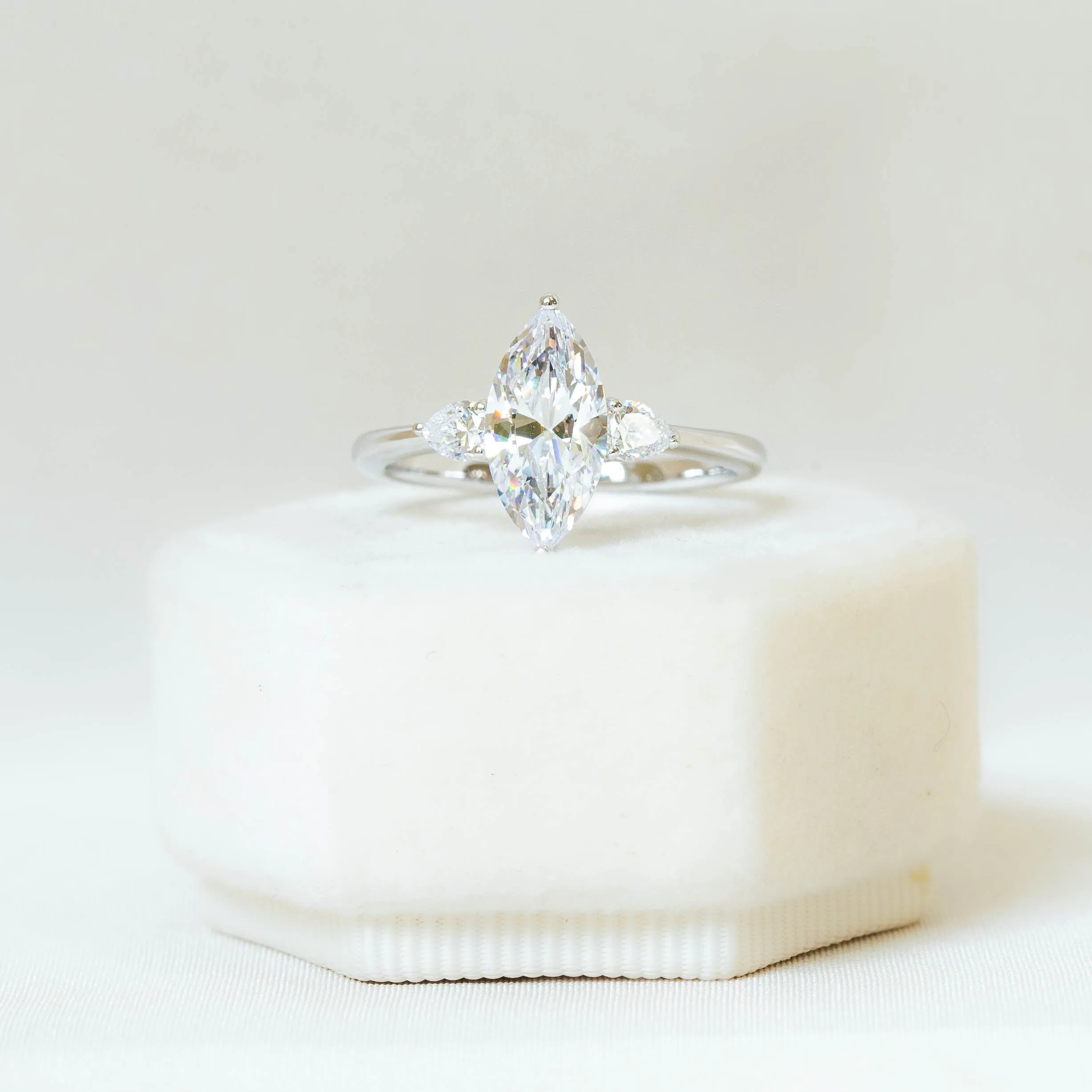 14kw Marquise 3-Stone Diamond Ring