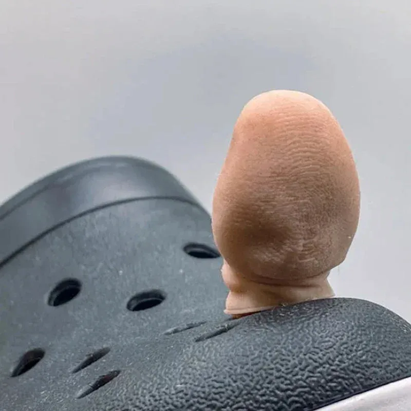 3D Creative Big Toe Alligator Charm – Funny Hanging Shoe Decoration