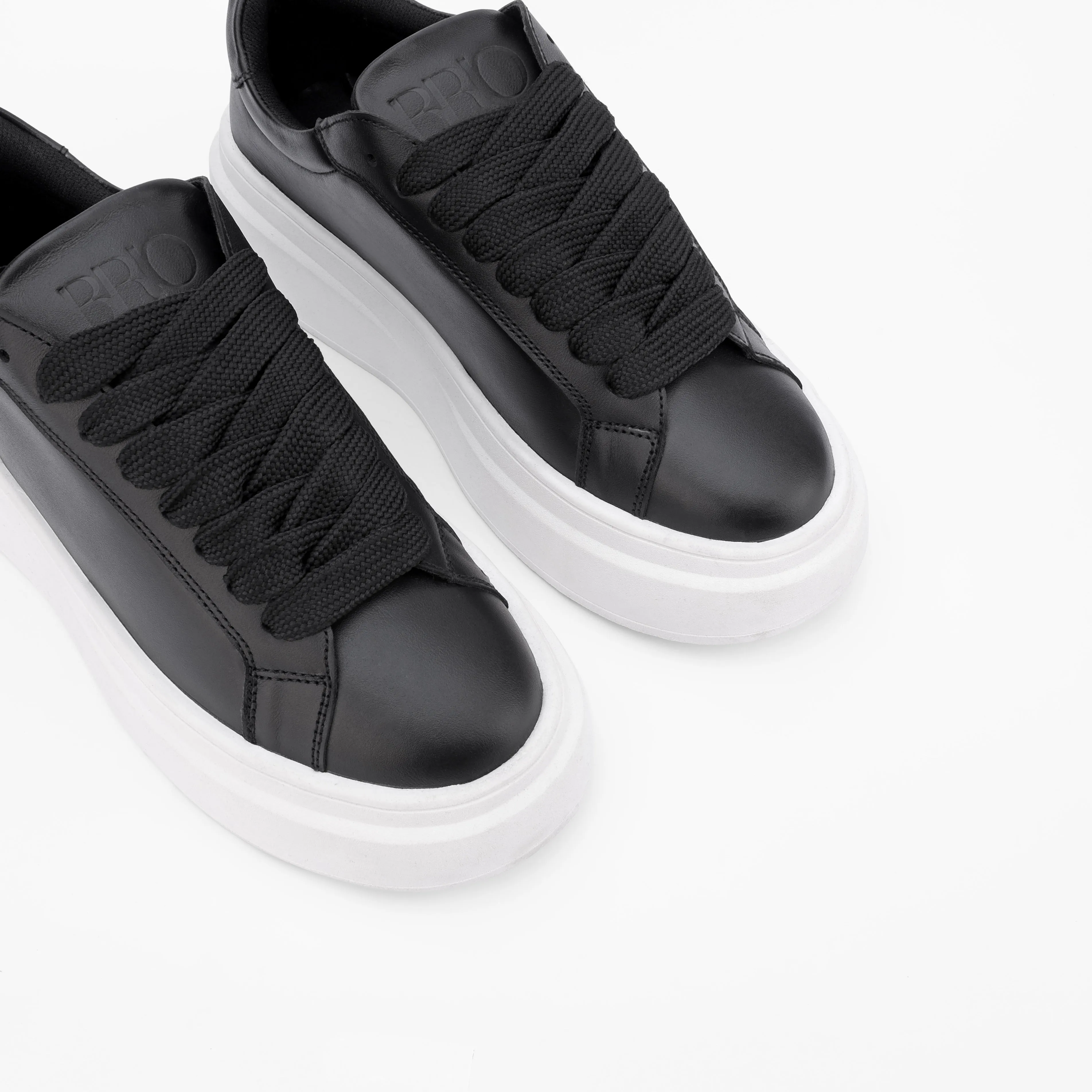 BlancPeak | Plain Black Sneakers