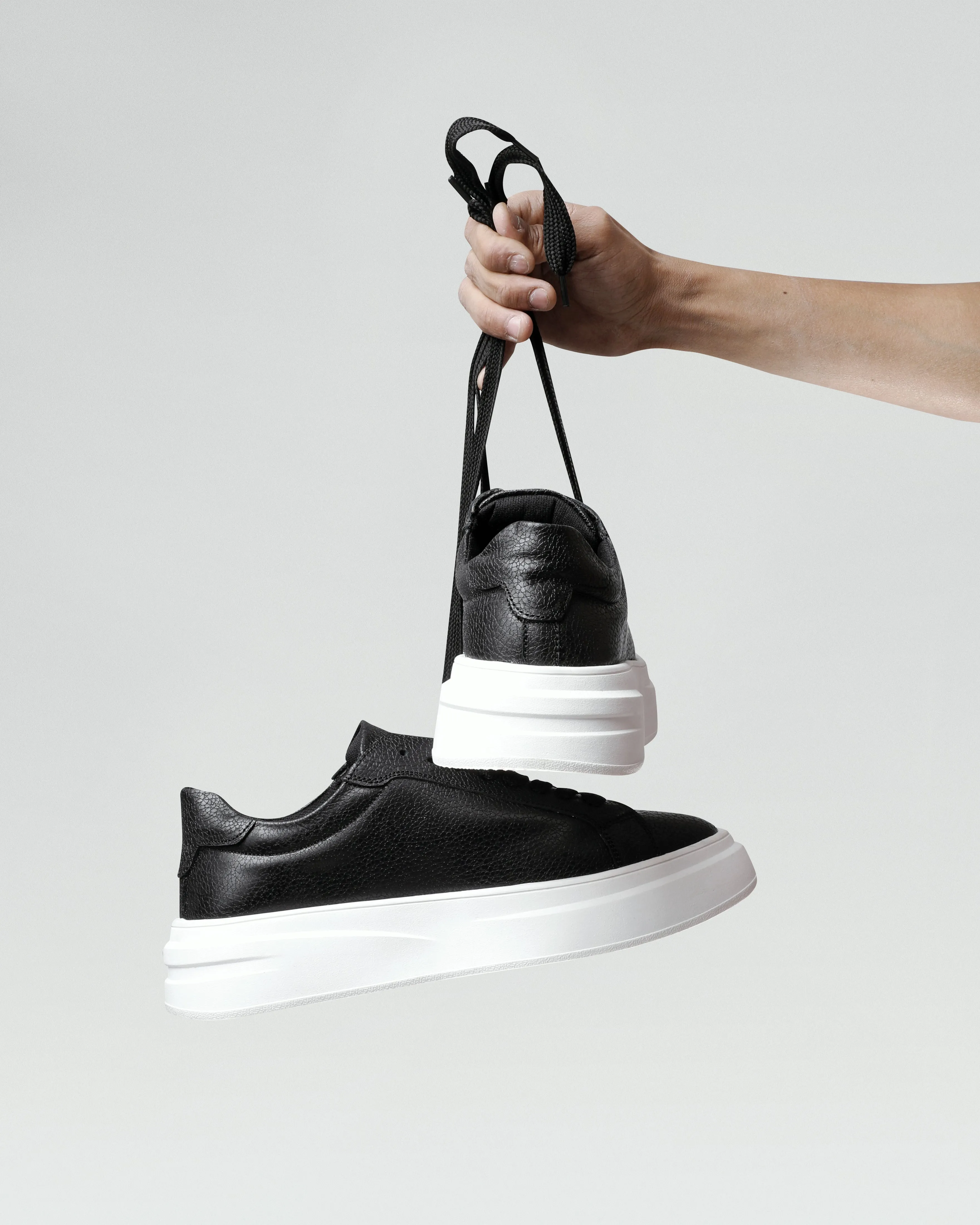BlancPeak | Plain Black Sneakers
