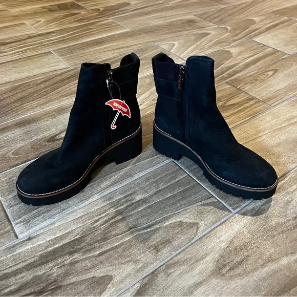 Blondo USA NWOB Dagger Waterproof Bootie SIZE 6